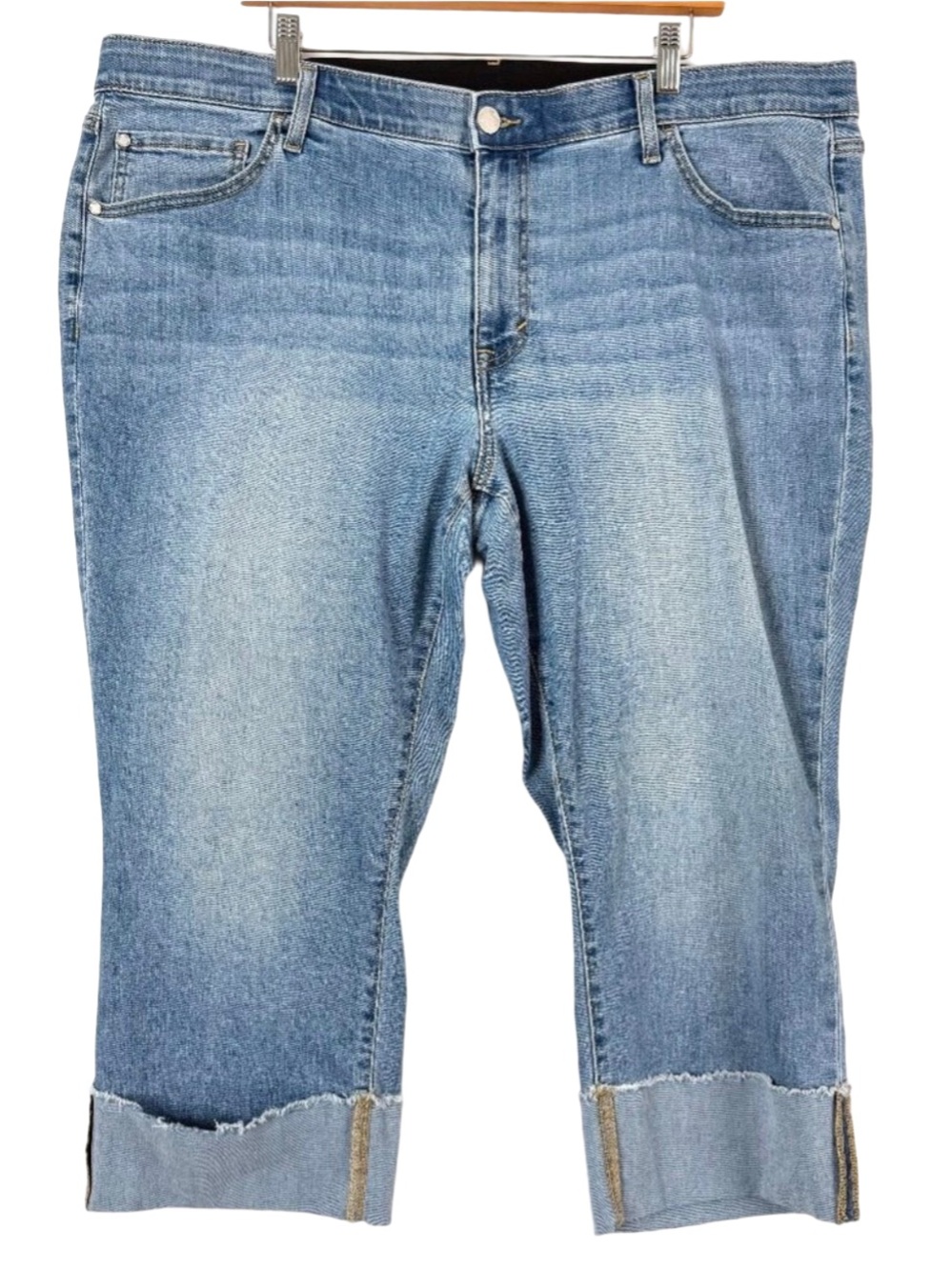 Evri Elastic Waist Comfort Raw Hem Cuffed Capri Jeans Womens 18 W Light Wash